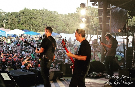 Clutch performing at Earth Rocker
