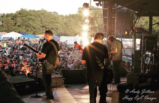 Clutch performing at Earth Rocker