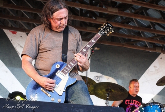 Clutch performing at Earth Rocker