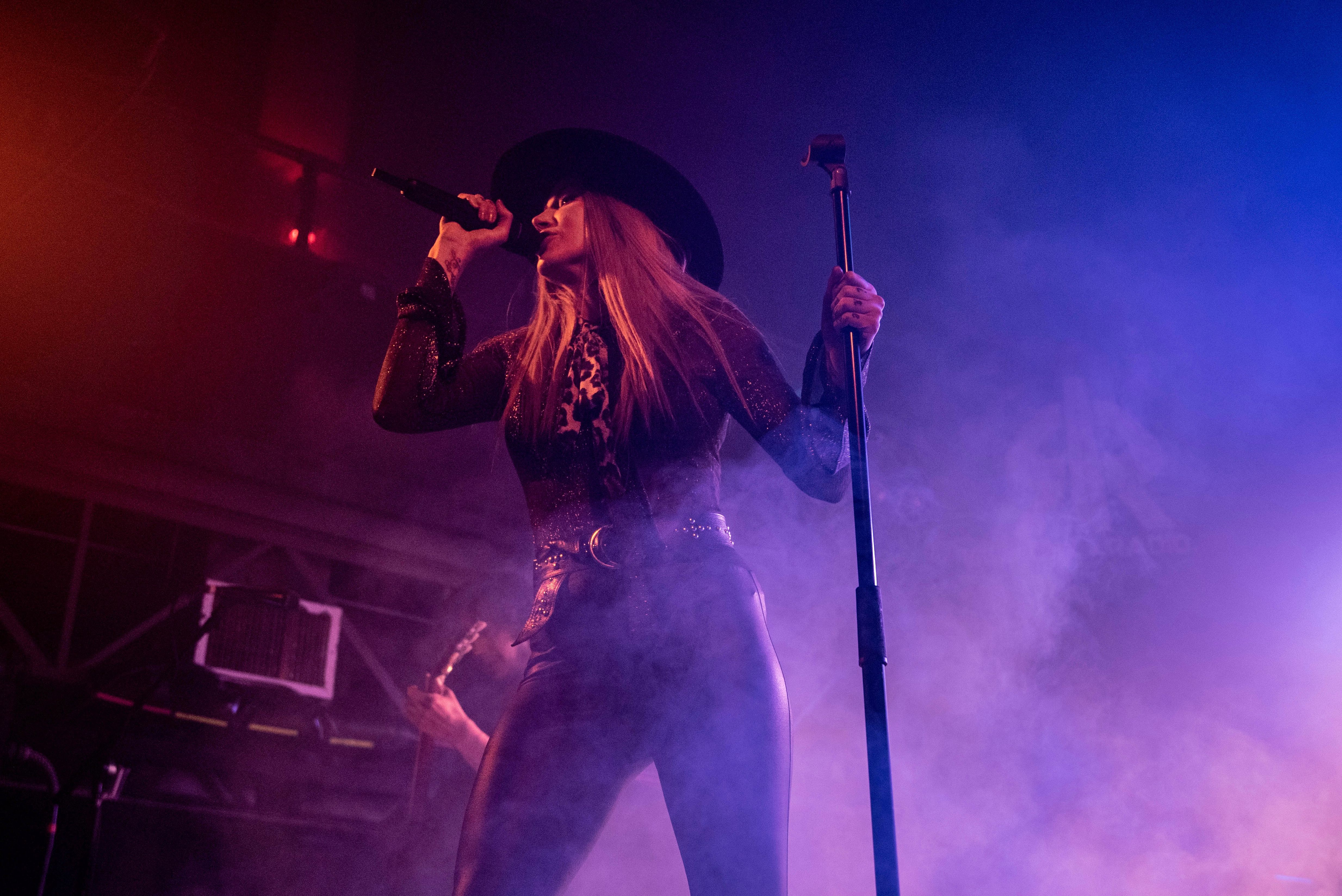 Dorothy Rocks the Chameleon Club